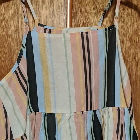 Top - Picture 2 of 2